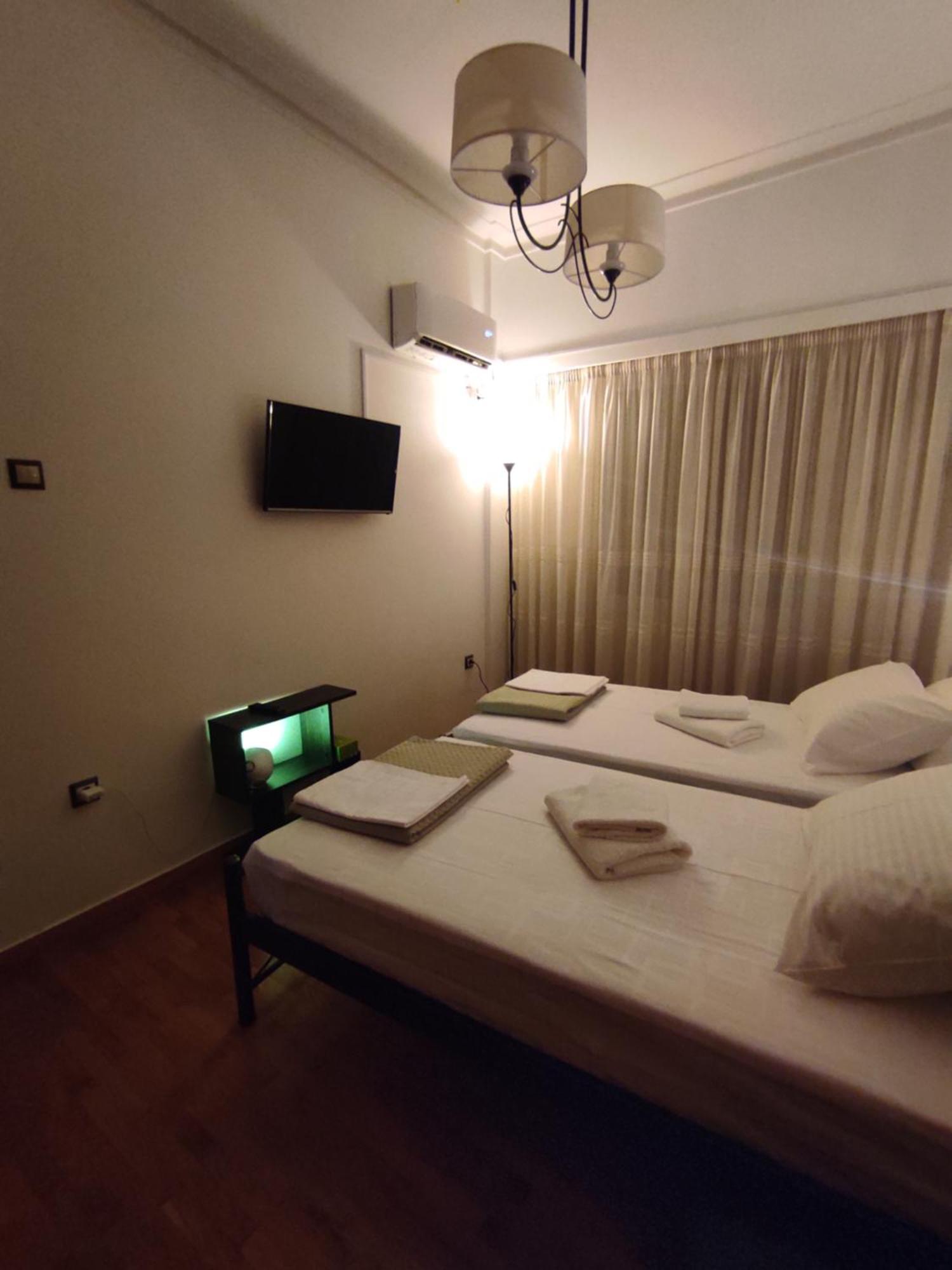 Cosy Apartment On Dragon Street Athena Bagian luar foto