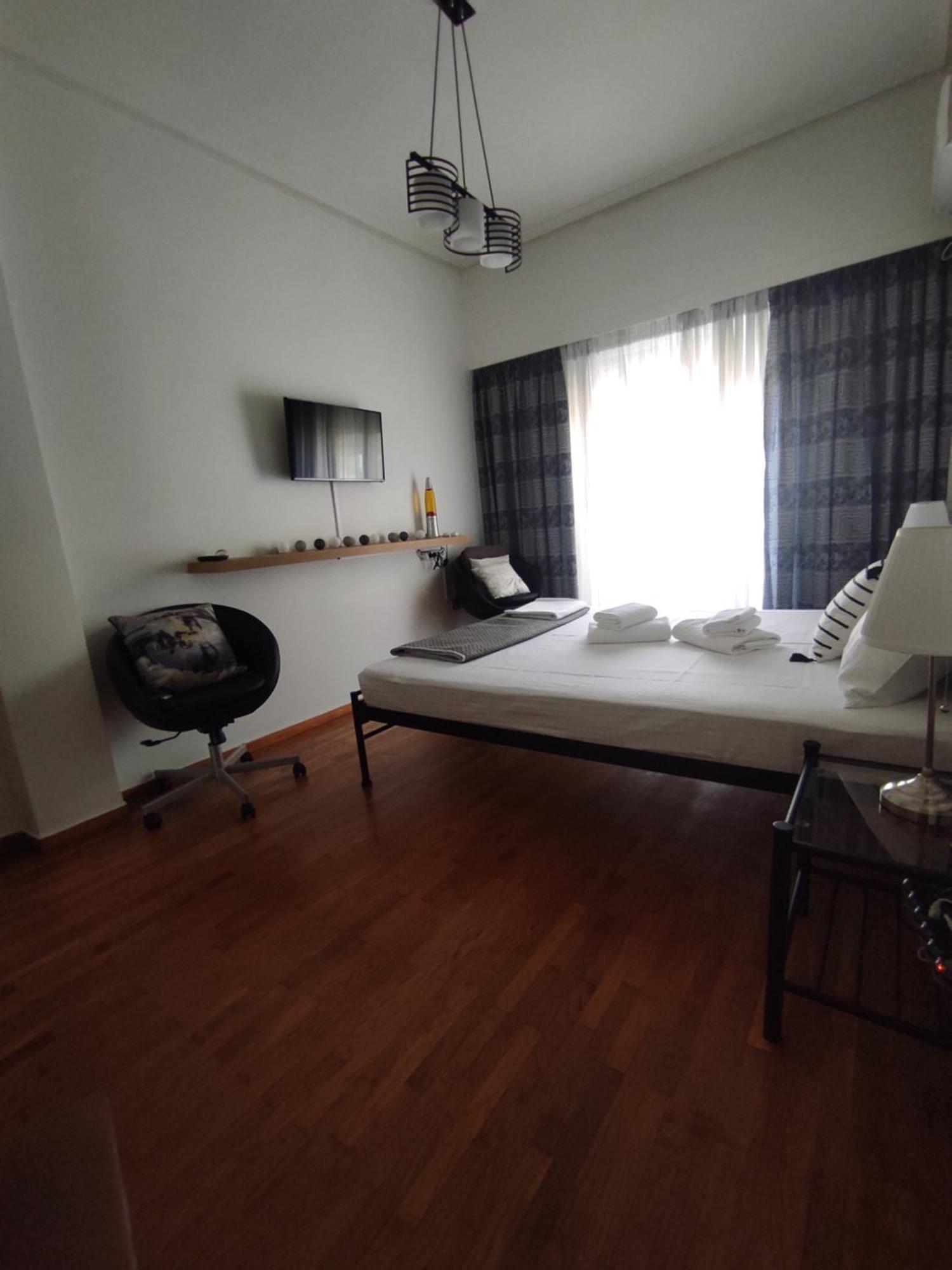Cosy Apartment On Dragon Street Athena Bagian luar foto