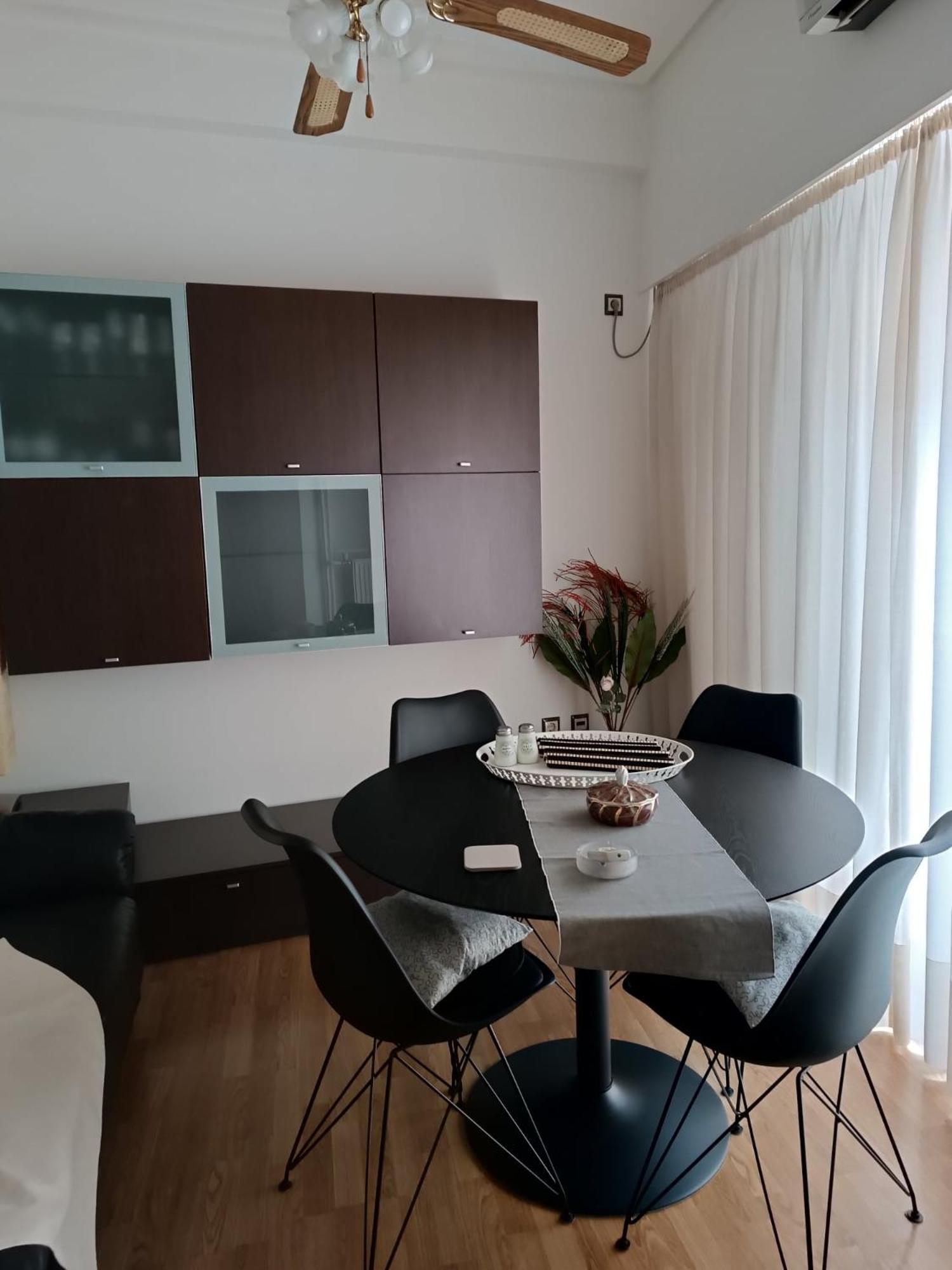 Cosy Apartment On Dragon Street Athena Bagian luar foto